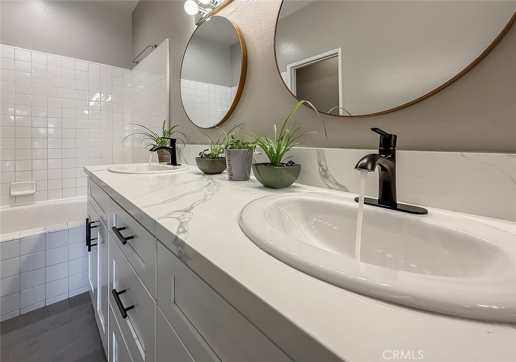 Capri West Oaks (832) - Residential