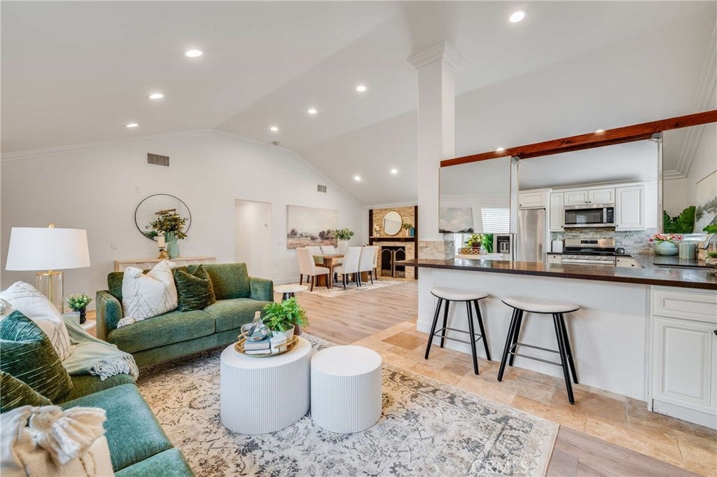 769 W Wilson