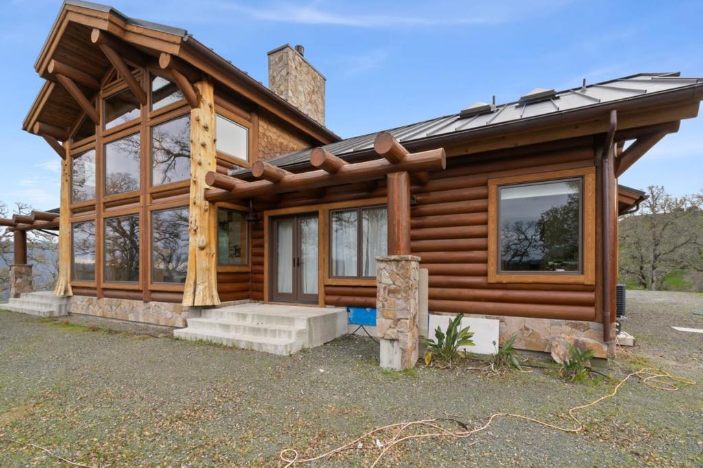 1525 Headlands Drive