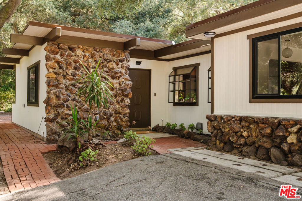 1289 Old Topanga Canyon Road