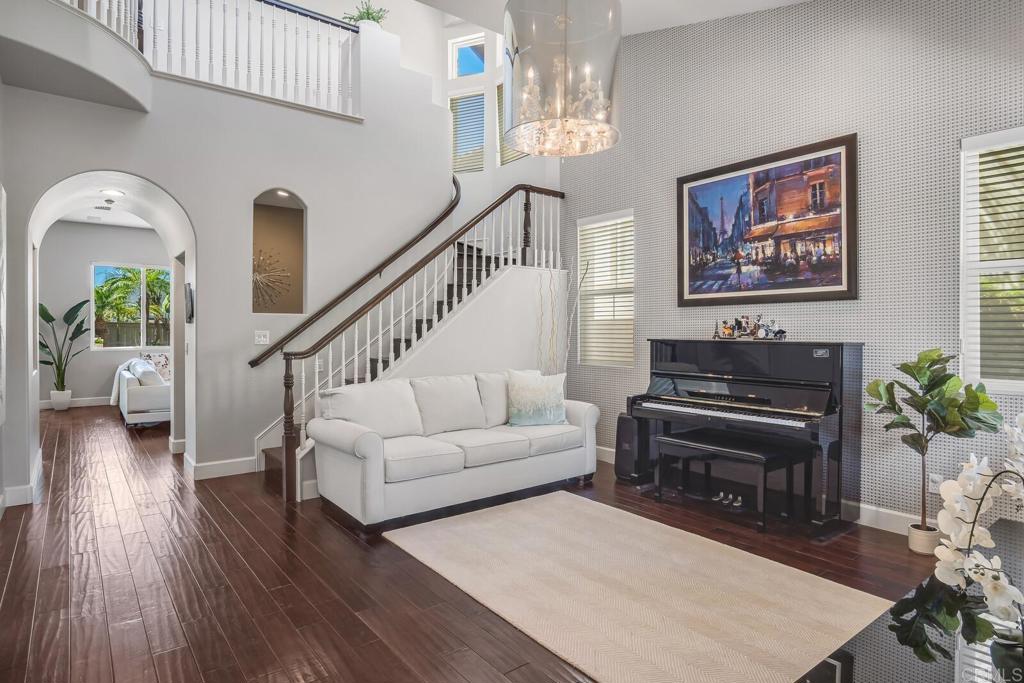 1157 Alexandra Lane