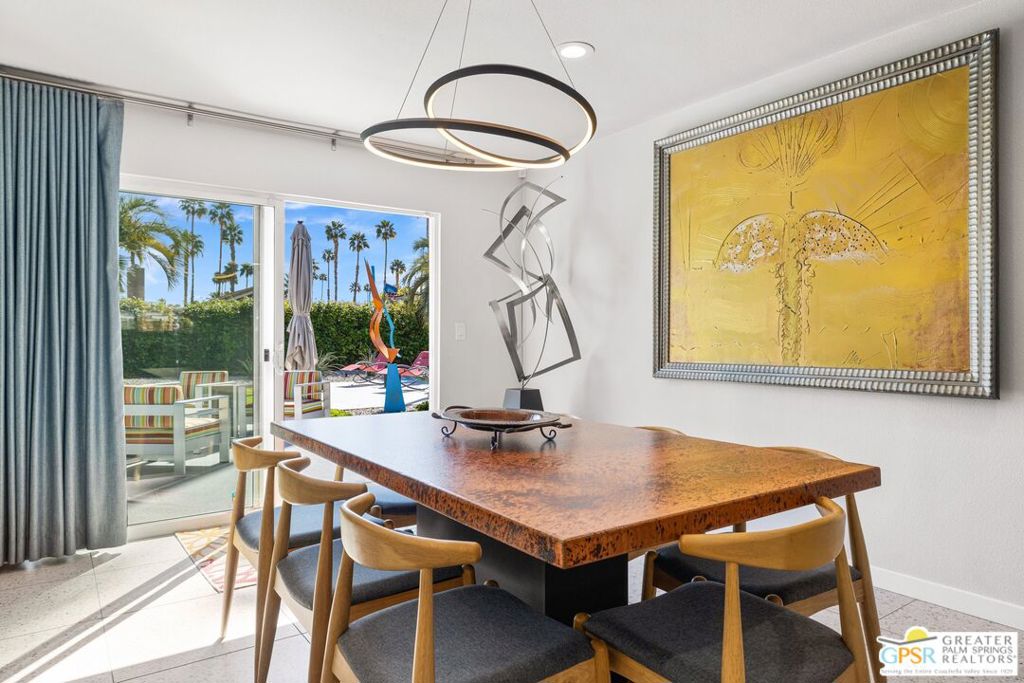 Los Compadres - Residential