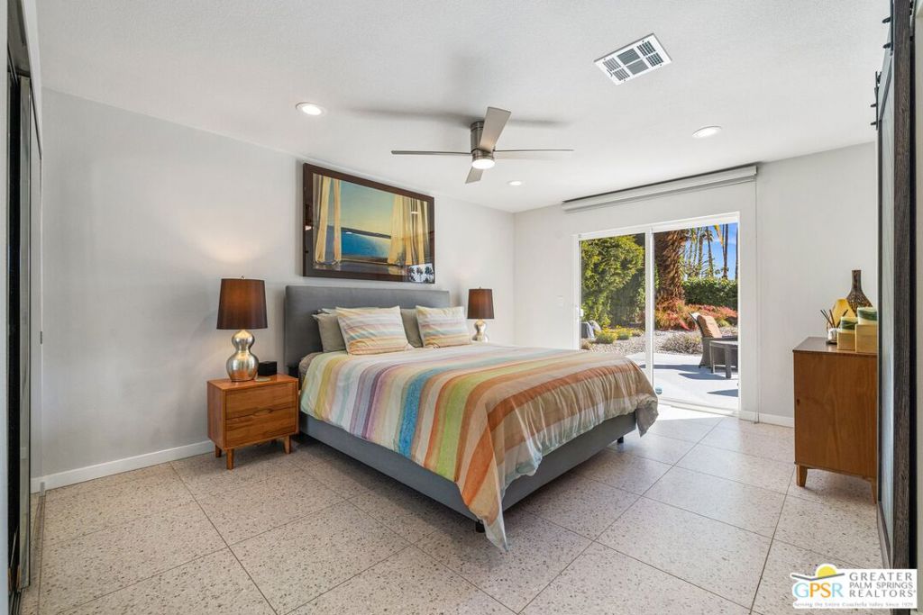 Los Compadres - Residential