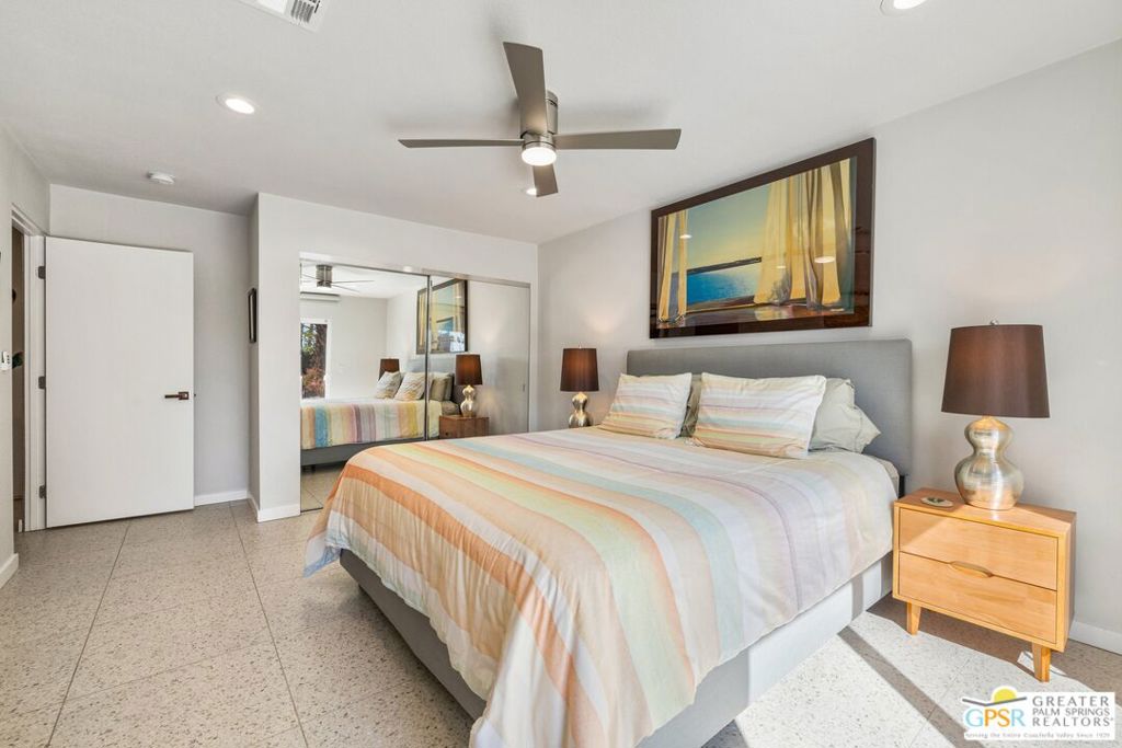 Los Compadres - Residential