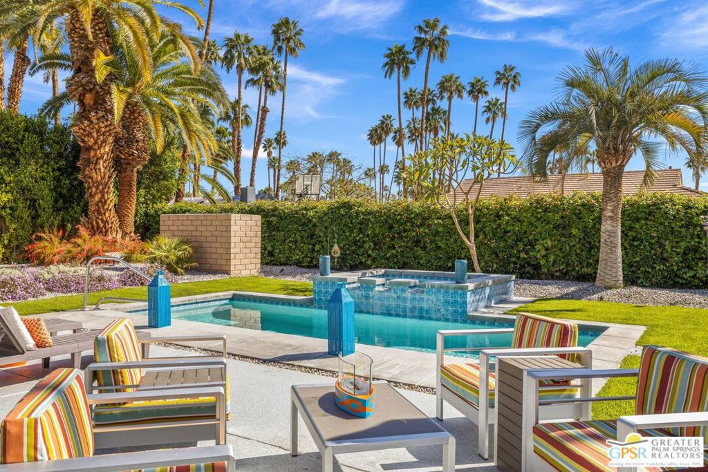 Los Compadres - Residential