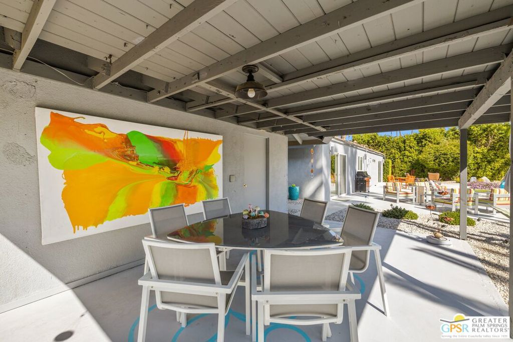 Los Compadres - Residential