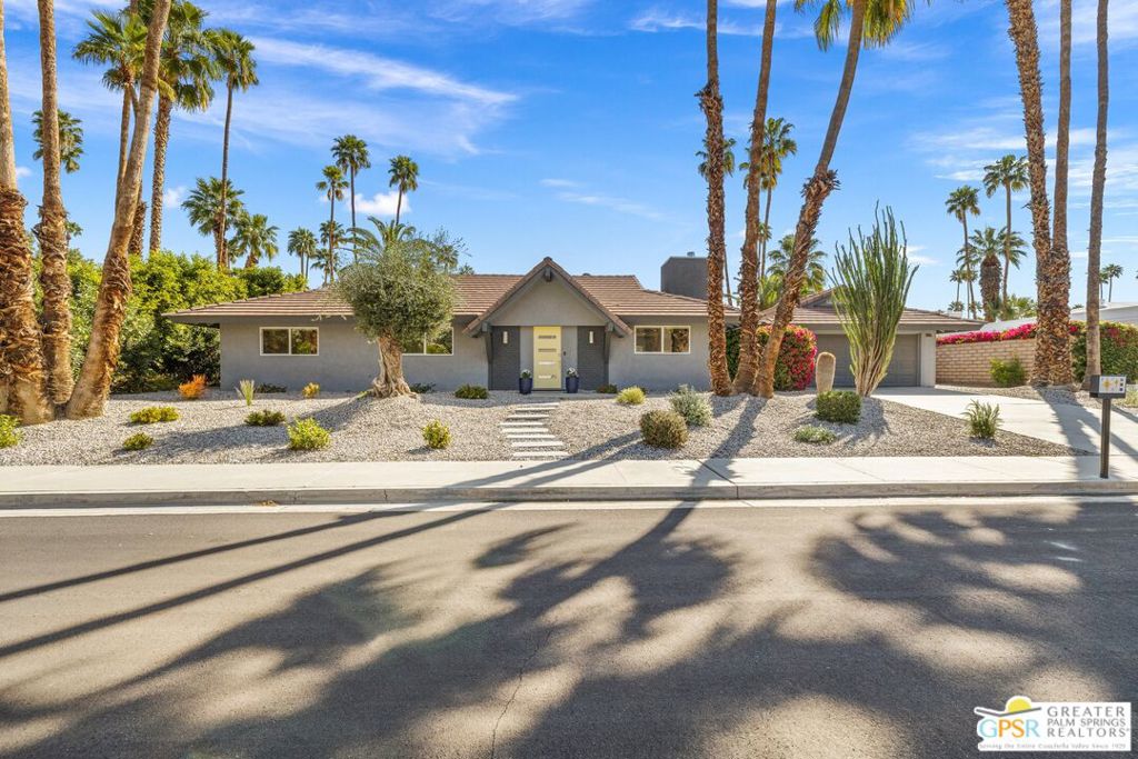 Los Compadres - Residential