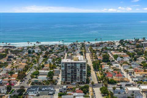 Photo of 4944 Cass St ST #1102, San Diego, CA 92109 (MLS # 260015453SD)