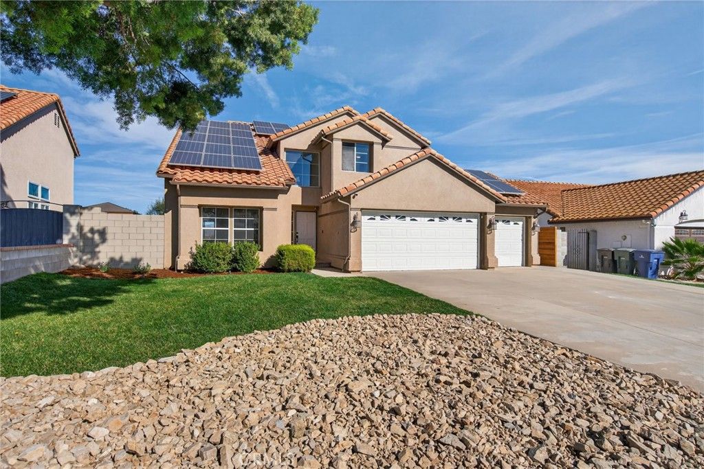 Photo of 20646 Mesa Oak Dr, Riverside, CA 92508 (MLS # IV25278650)