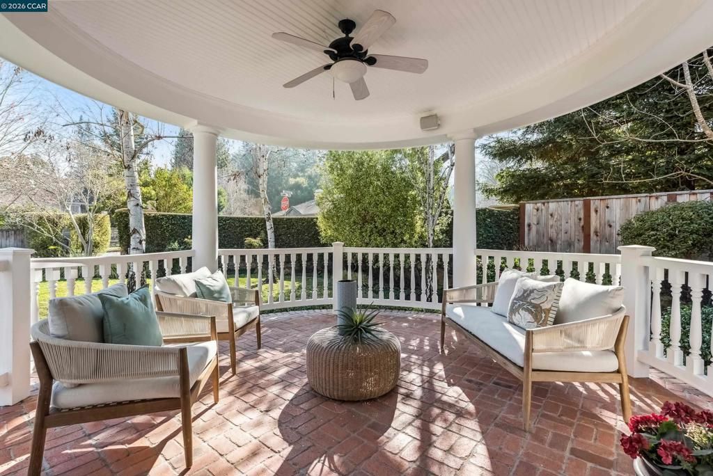 Photo of 45 45 Lark Place Ln, Alamo, CA 94507 (MLS # 41122572)