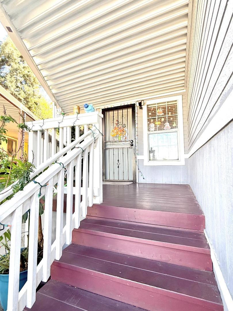501 Moorpark Way