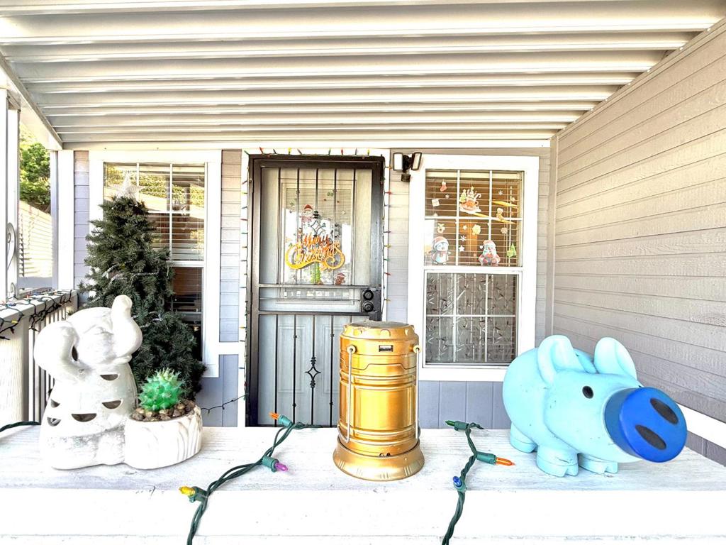 501 Moorpark Way