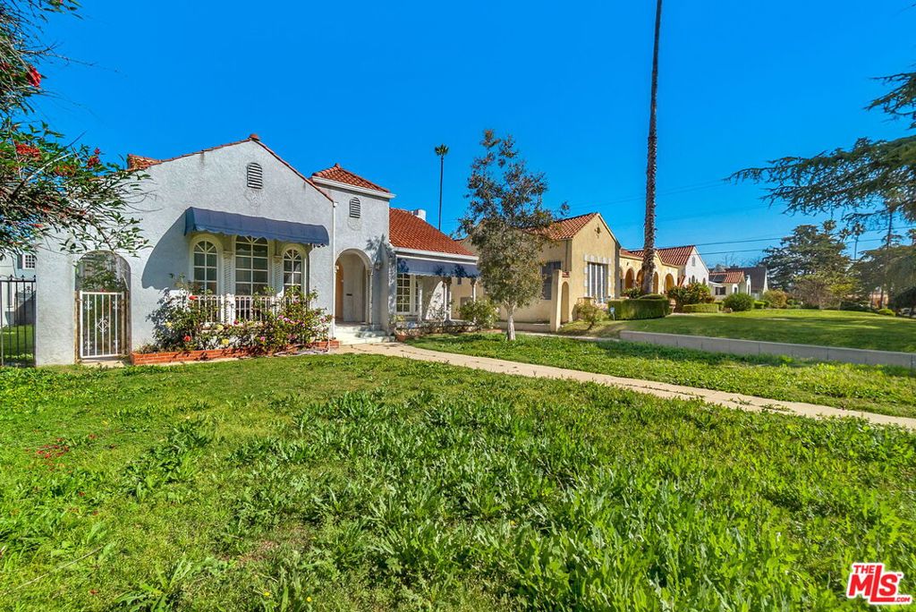 3289 Country Club Drive