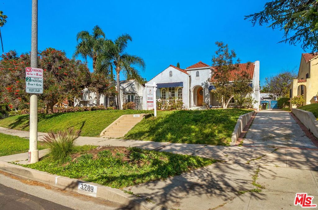 3289 Country Club Drive