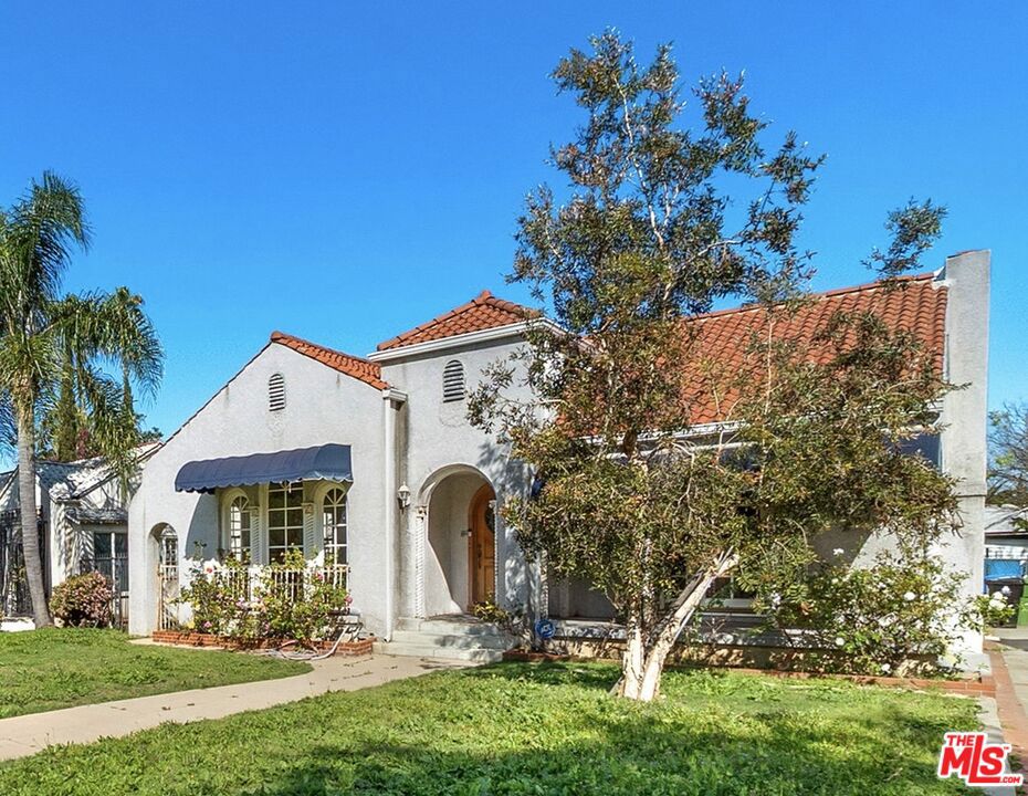 3289 Country Club Drive