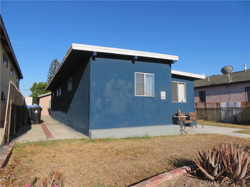Excellent Opportunity to own this one of kind property .Close to Parks, bus station. Close to fwys and shopping center areas. For a for big family to live in both units.
This property features two separate homes on a great lot size of 6,209 Sf and a living space of 2,125 Sf. Front home was built in 1953 and present 2 bedrooms and one bathroom, and Laundry room area.
Rear unit home was built in 1991,and features 3 bedrooms and 2 complete bathrooms, and a generous living room, laundry area by the hallway. 3 car garage attached . You can access both units either by the front or via the alley. The expansive driveway offers ample parking for up to 3 to 5 cars. Buyers don't miss the chance to buy this great great and incredible homes . Both units will be vacant by the time of close of Escrow..