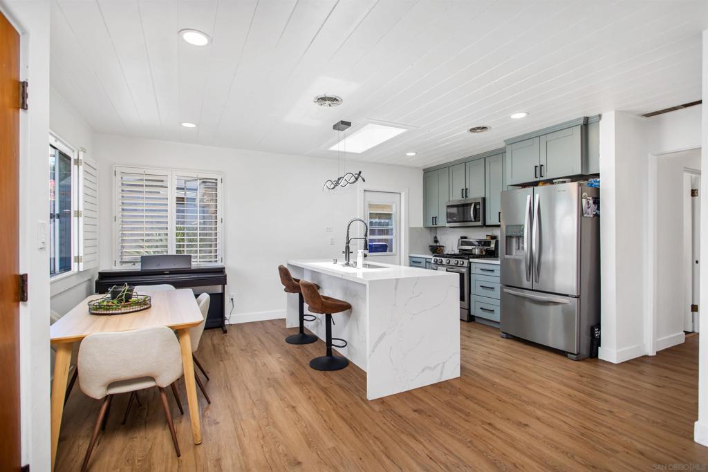 2280 82 Pentuckett Ave