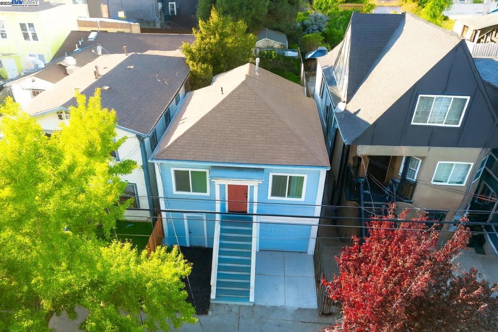 WEST OAKLAND - Residential