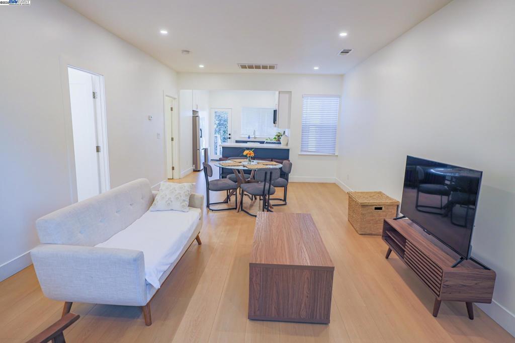 WEST OAKLAND - Residential