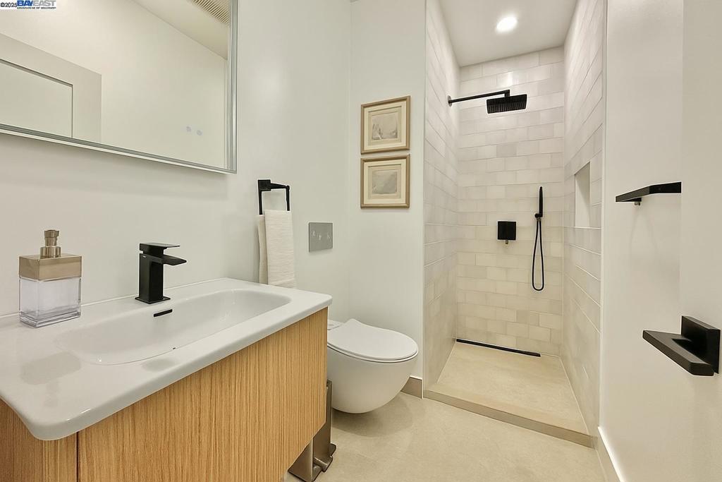 WEST OAKLAND - Residential