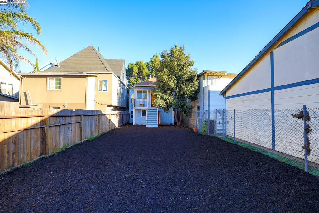 WEST OAKLAND - Residential