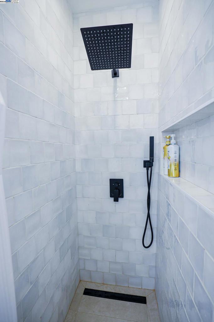 WEST OAKLAND - Residential