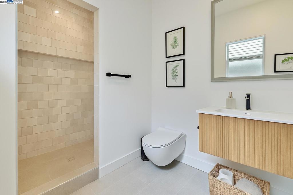 WEST OAKLAND - Residential