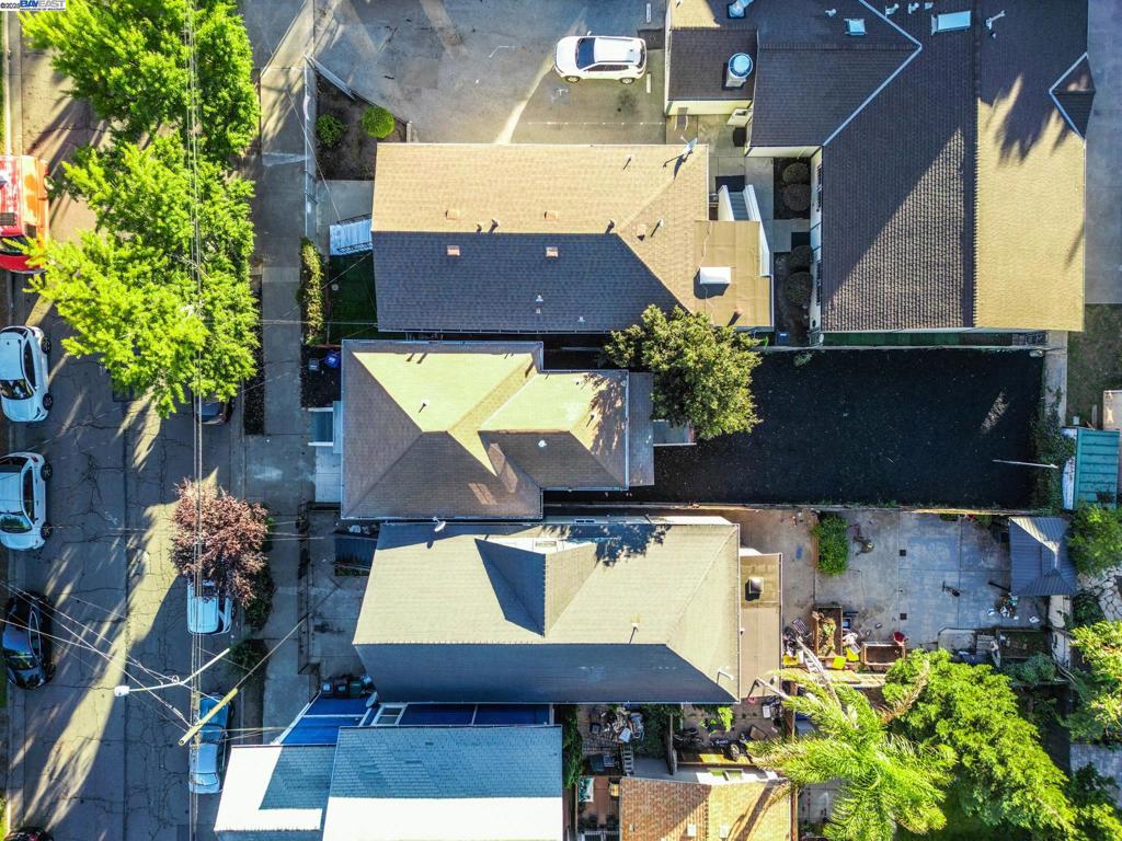 WEST OAKLAND - Residential