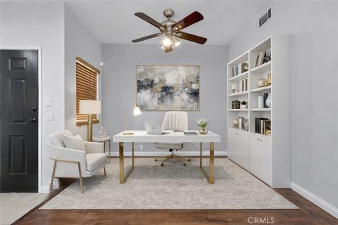 Photo of 6323 Reseda Blvd #13, Tarzana, CA 91335 (MLS # SR26008556)