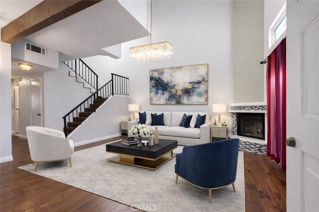 Photo of 6323 Reseda Blvd #13, Tarzana, CA 91335 (MLS # SR26008556)