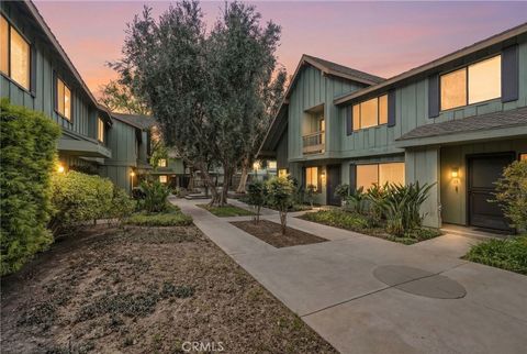 Photo of 20120 Runnymede Street #17, Winnetka, CA 91306 (MLS # SR26087046)