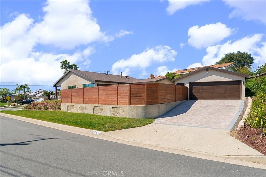 2704 Vista Mesa