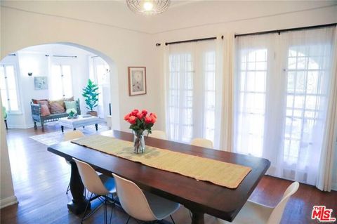 Tiny photo for 601 S Sweetzer Avenue, Los Angeles, CA 90048 (MLS # 25613899)