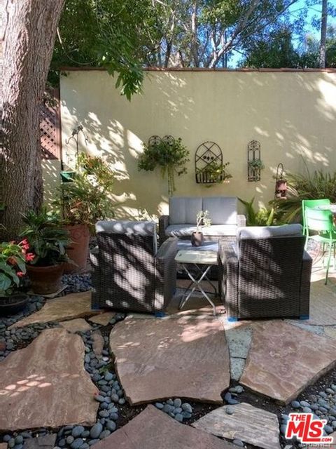 Tiny photo for 601 S Sweetzer Avenue, Los Angeles, CA 90048 (MLS # 25613899)