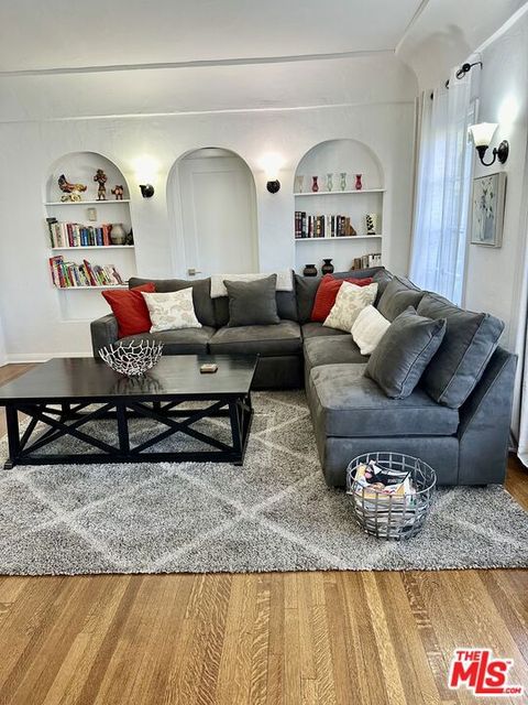 Tiny photo for 601 S Sweetzer Avenue, Los Angeles, CA 90048 (MLS # 25613899)