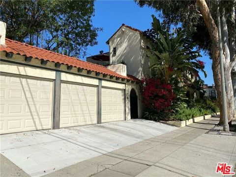 Tiny photo for 601 S Sweetzer Avenue, Los Angeles, CA 90048 (MLS # 25613899)