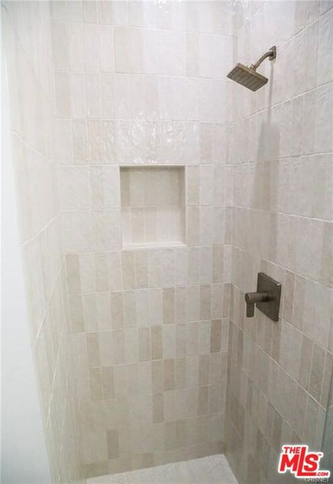 Tiny photo for 601 S Sweetzer Avenue, Los Angeles, CA 90048 (MLS # 25613899)