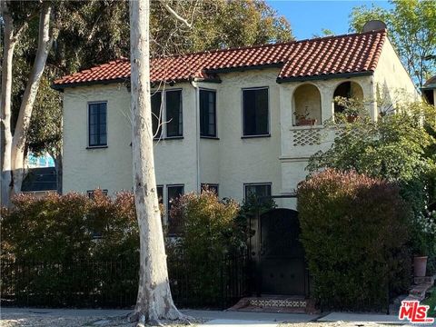 Tiny photo for 601 S Sweetzer Avenue, Los Angeles, CA 90048 (MLS # 25613899)