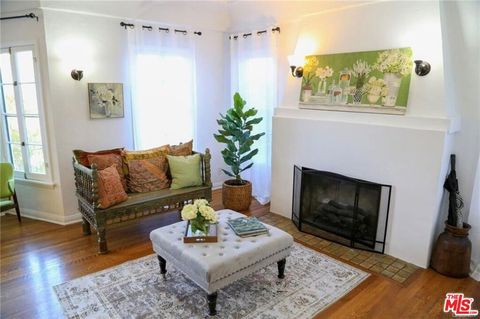 Tiny photo for 601 S Sweetzer Avenue, Los Angeles, CA 90048 (MLS # 25613899)