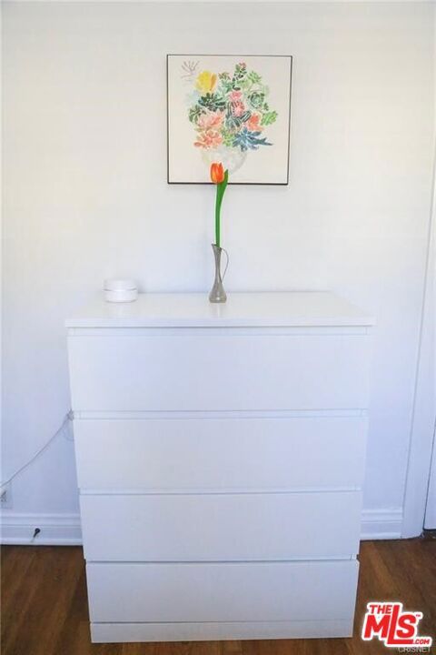 Tiny photo for 601 S Sweetzer Avenue, Los Angeles, CA 90048 (MLS # 25613899)