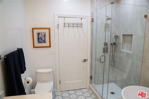 Tiny photo for 601 S Sweetzer Avenue, Los Angeles, CA 90048 (MLS # 25613899)