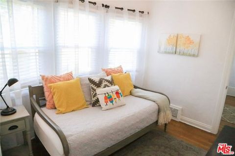 Tiny photo for 601 S Sweetzer Avenue, Los Angeles, CA 90048 (MLS # 25613899)