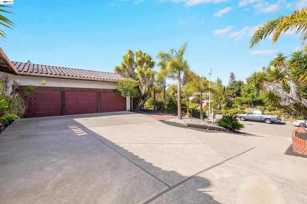 16989 Brierly Ct CT, Castro Valley CA 94546