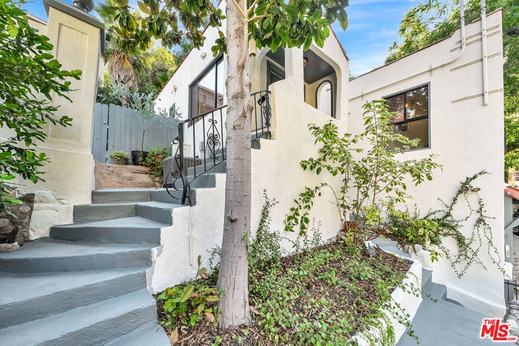 475 Museum Drive, Los Angeles CA 90065
