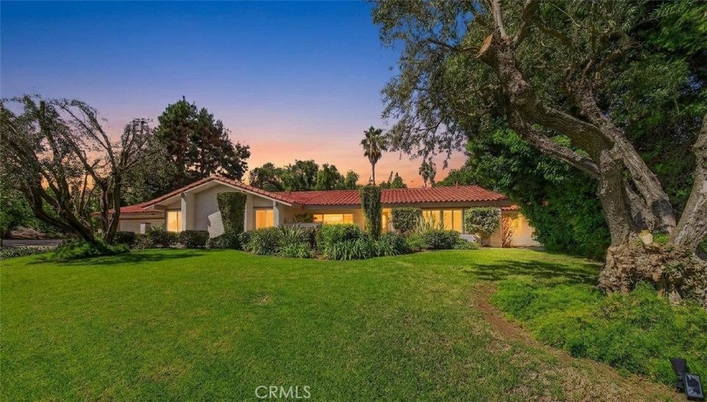 2101 Pioneer Avenue