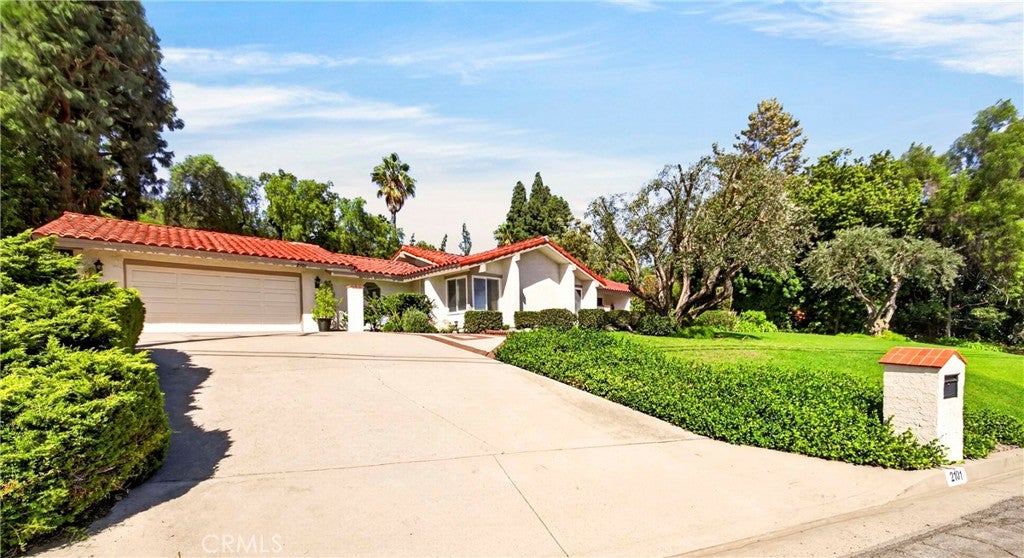 2101 Pioneer Avenue