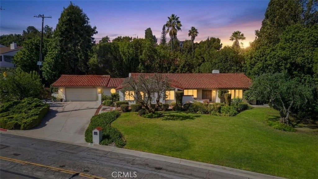2101 Pioneer Avenue