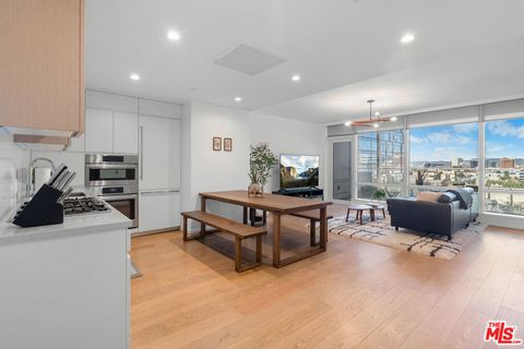 Photo of 877 Francisco Street #1116, Los Angeles, CA 90017 (MLS # 26647785)