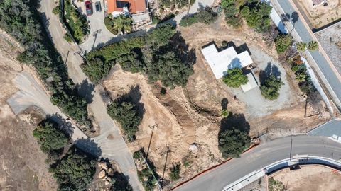 Photo of 11 Bowmore Way, Lake Elsinore, CA 92530 (MLS # SW26087557)