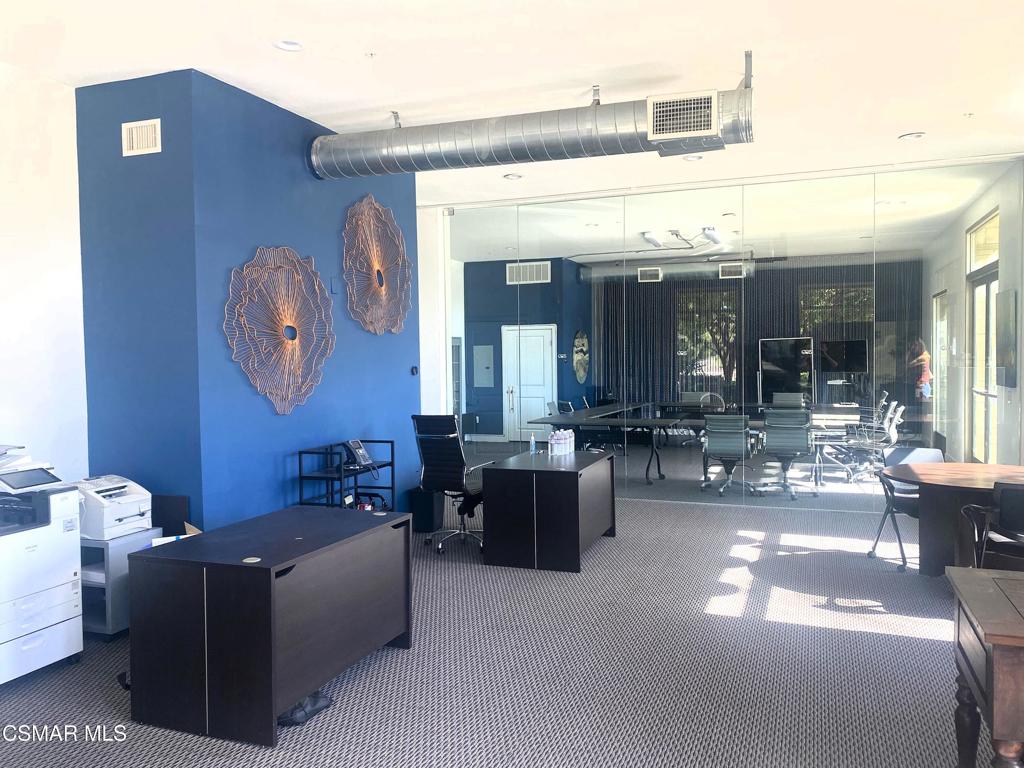 202 Village Commons 13